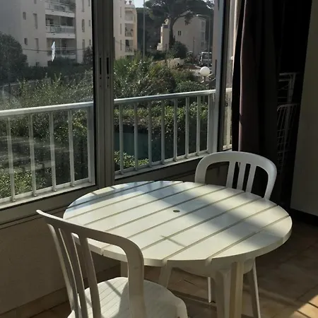 Daire T1 Climatise Au Port De Avec Veranda Meublee, Proche Plages Et Commerces - Fr-1-335-186